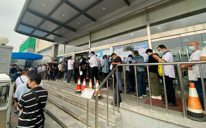 牌京仓北京汽车牌照公户行情深度解析：2025年最新趋势与实操指南